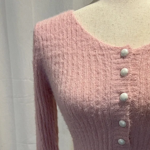 Soft Pink Knit cropped Sweater - Picture 4 of 6